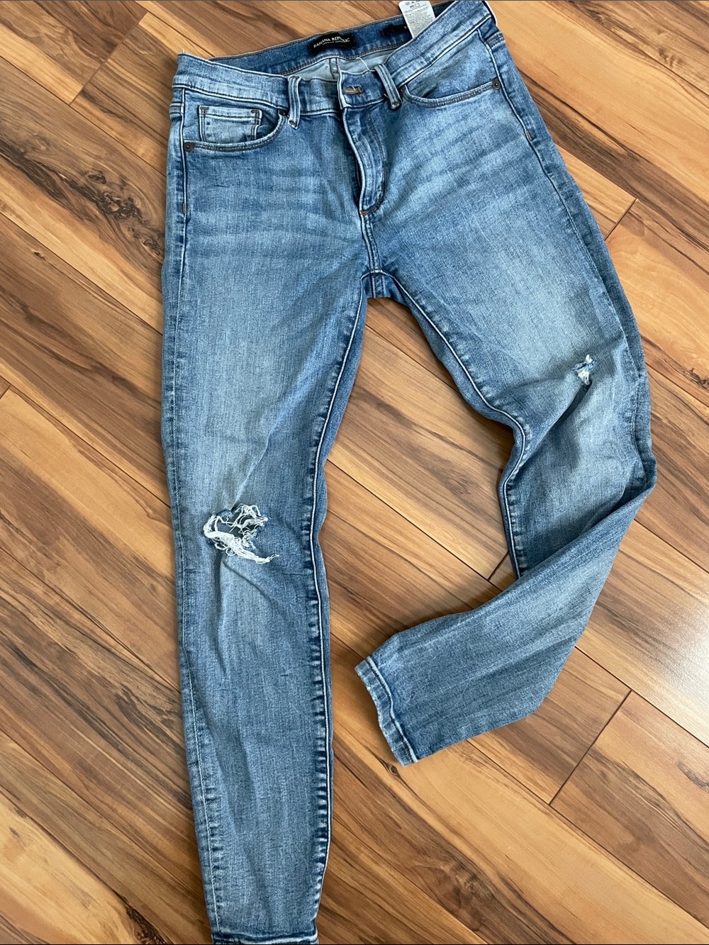 Banana Republic Women's Light Blue Distressed Skinny Jeans size 26